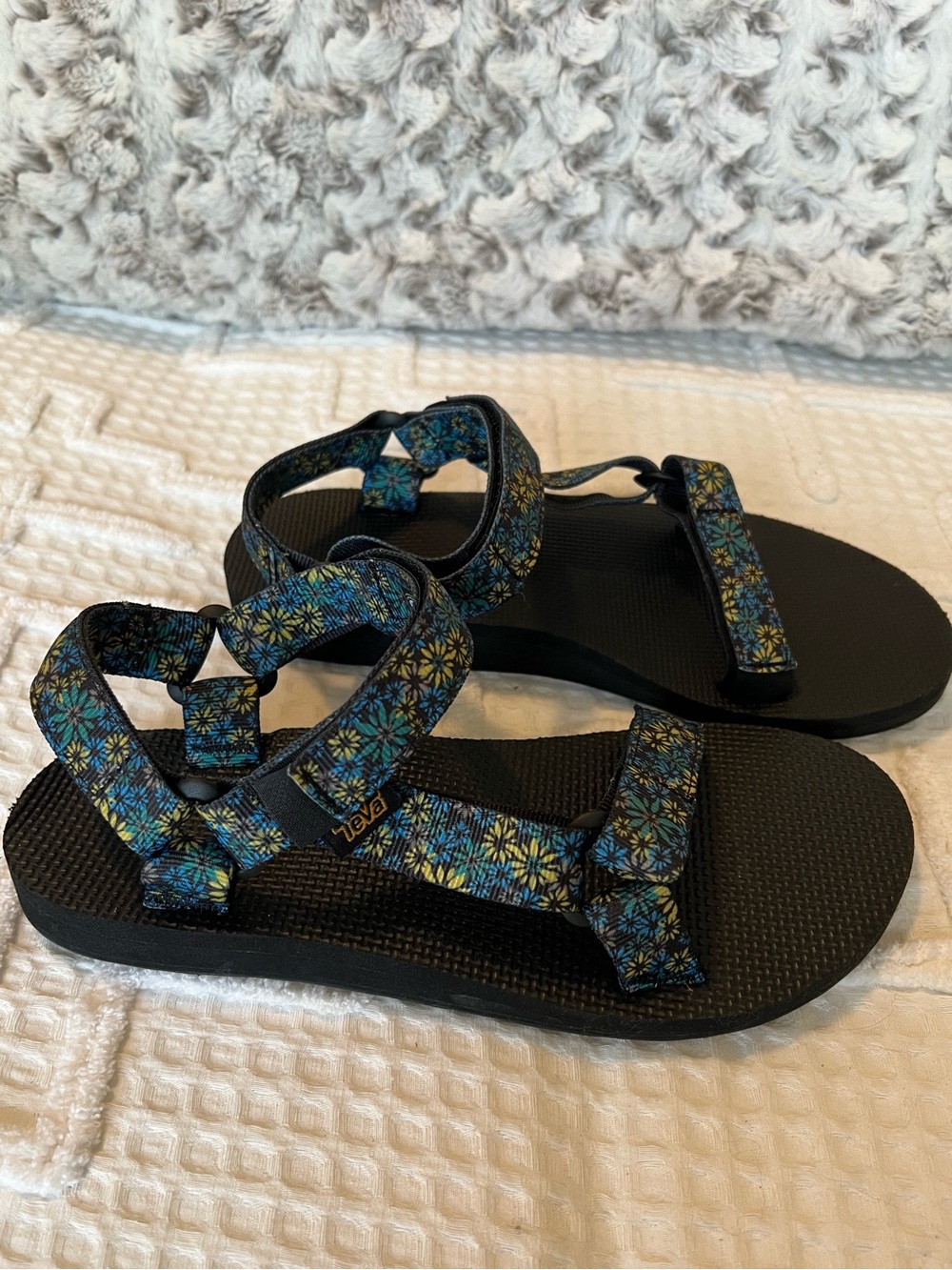 Teva Black Sandals with Blue and Yellow Floral Straps—Women’s Size 8–Water Shoes - Picture 2 of 5
